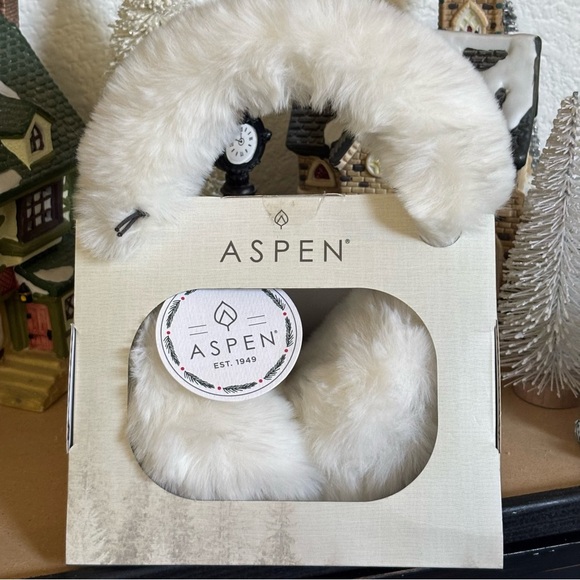 ASPEN Women's Adjustable Faux Fur Earmuffs Cream Ear Warmers New In Box - Picture 2 of 6